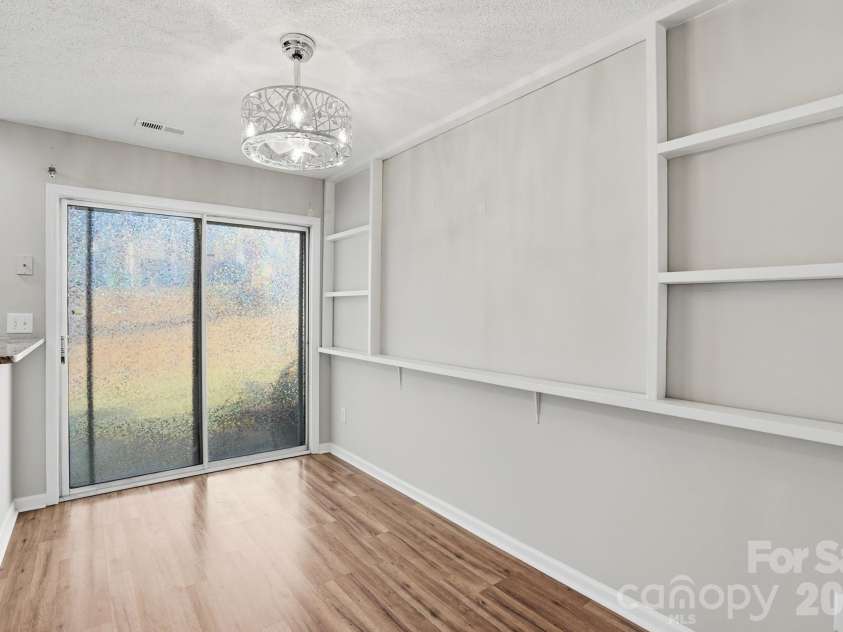 3015 Summercroft Lane, Charlotte, NC 28269.  MLS# CAR4337143, YatesRealty ID 8066. 