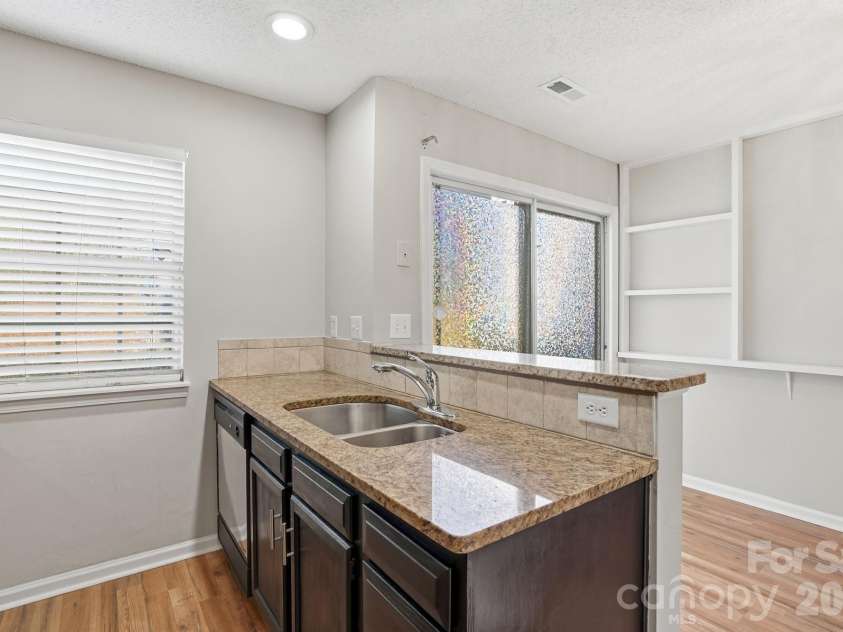 3015 Summercroft Lane, Charlotte, NC 28269.  MLS# CAR4337143, YatesRealty ID 8066. 