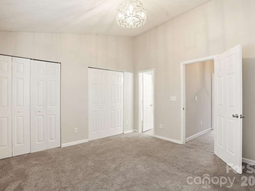 3015 Summercroft Lane, Charlotte, NC 28269.  MLS# CAR4337143, YatesRealty ID 8066. 