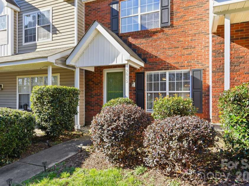 3015 Summercroft Lane, Charlotte, NC 28269.  MLS# CAR4337143, YatesRealty ID 8066. 