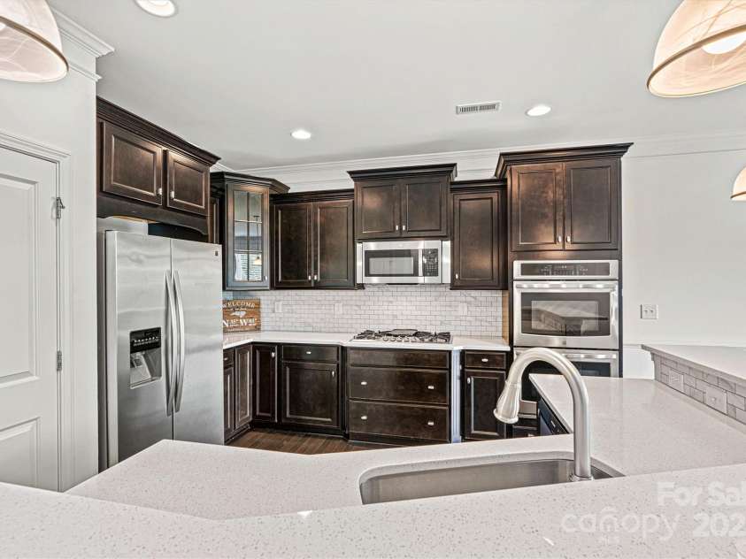 1617 Post Court, Gastonia, NC 28054.  MLS# CAR4246652, YatesRealty ID 8067. Kitchen Focused View