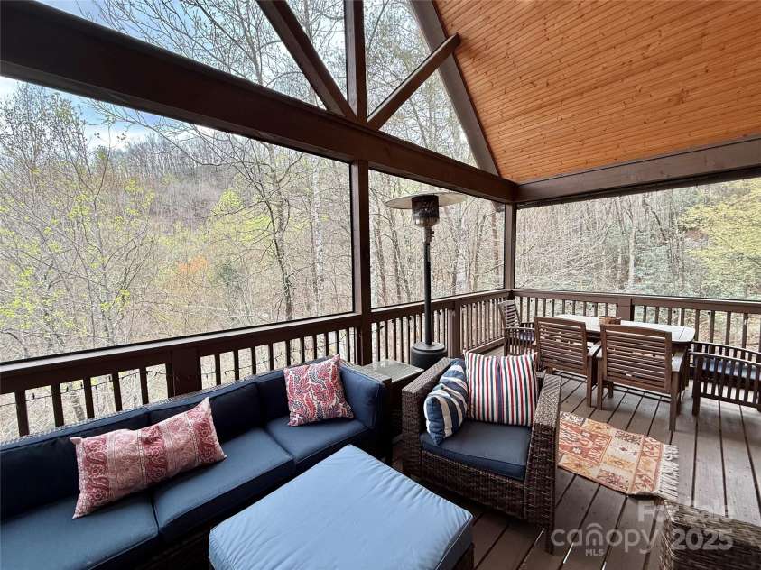 121 Woodbridge Drive, Jackson, NC 28783.  MLS# CAR4246073, YatesRealty ID 8068. 