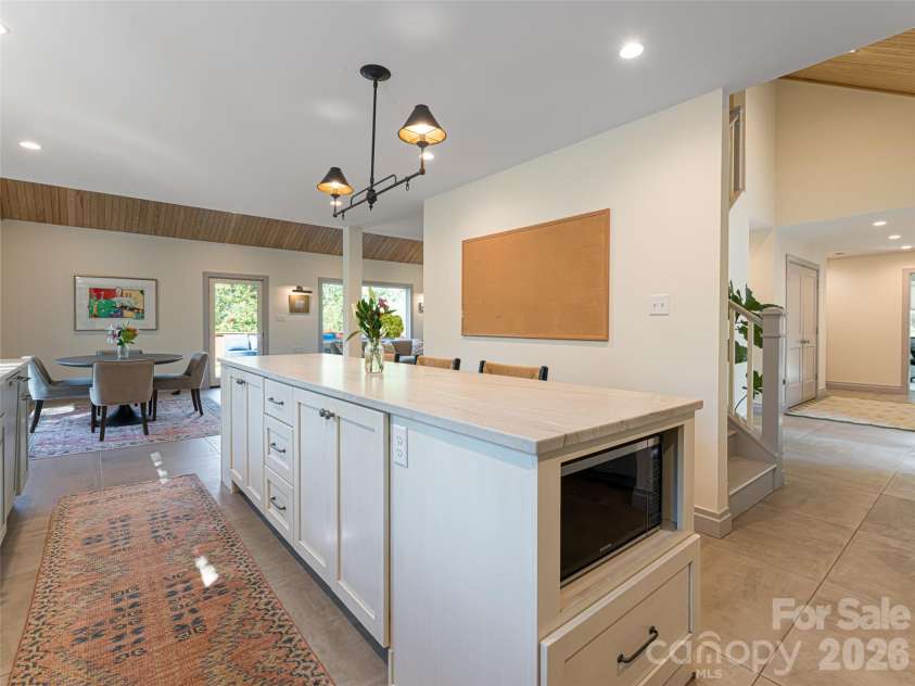 17 Beaverdam Court, Asheville, NC 28804.  MLS# CAR4346866, YatesRealty ID 8068. Great storage space