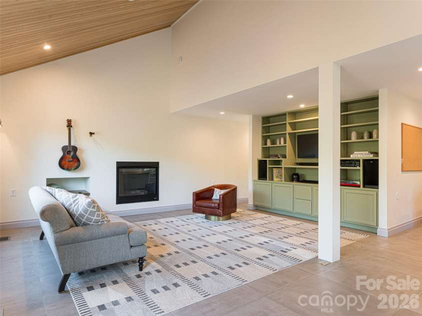 17 Beaverdam Court, Asheville, NC 28804.  MLS# CAR4346866, YatesRealty ID 8068. Living area