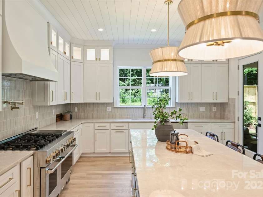 5010 Ohm Lane, Charlotte, NC 28270.  MLS# CAR4244968, YatesRealty ID 8069. 