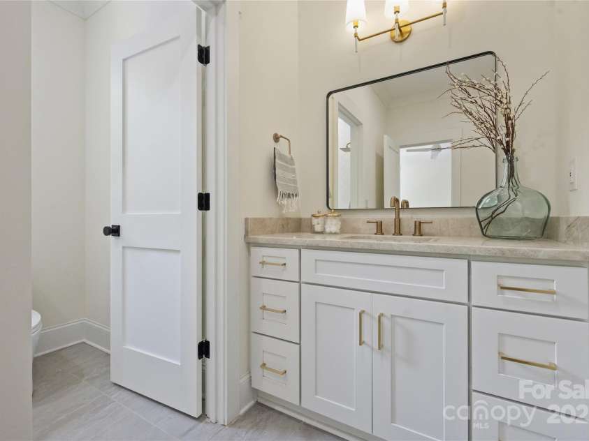 5010 Ohm Lane, Charlotte, NC 28270.  MLS# CAR4306618, YatesRealty ID 8069. Ensuite bath