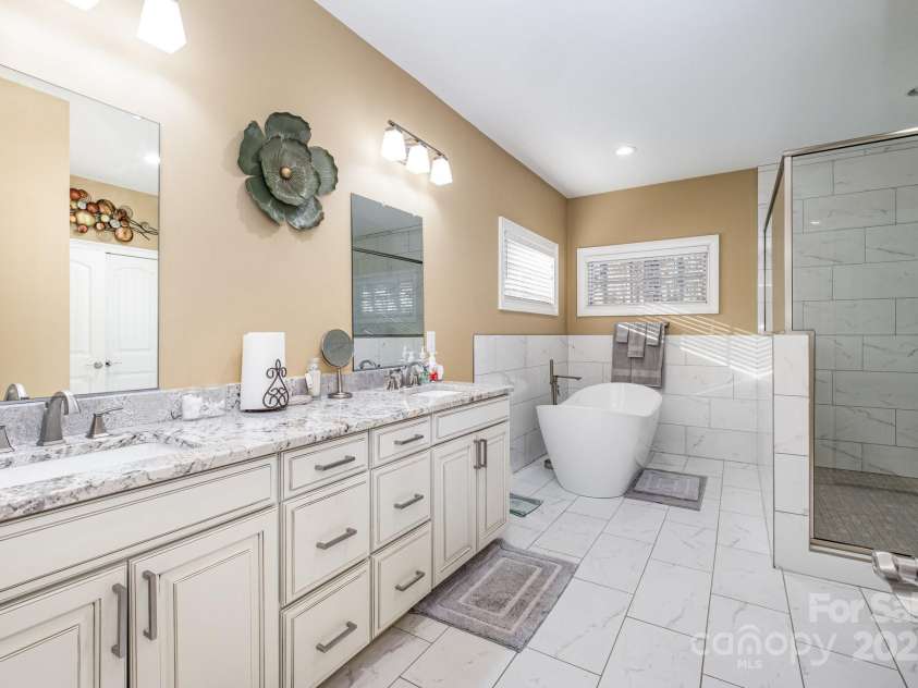 139 Trillium Drive, Statesville, NC 28625.  MLS# CAR4321888, YatesRealty ID 807. 