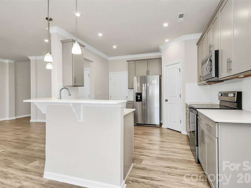 23144 Clarabelle Drive, Charlotte, NC 28273.  MLS# CAR4341725, YatesRealty ID 8070. Kitchen