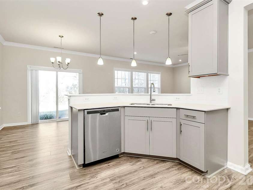 23144 Clarabelle Drive, Charlotte, NC 28273.  MLS# CAR4341725, YatesRealty ID 8070. Kitchen