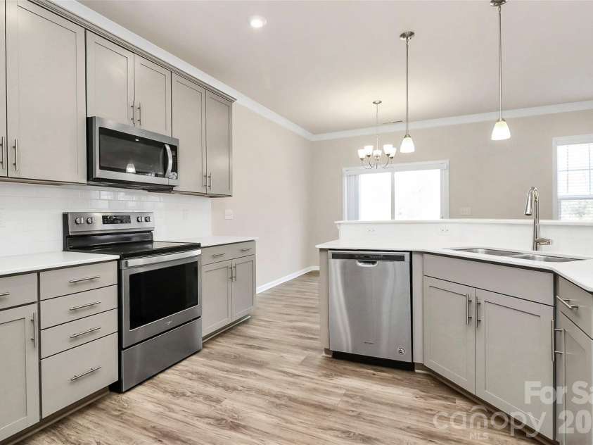 23144 Clarabelle Drive, Charlotte, NC 28273.  MLS# CAR4341725, YatesRealty ID 8070. Kitchen