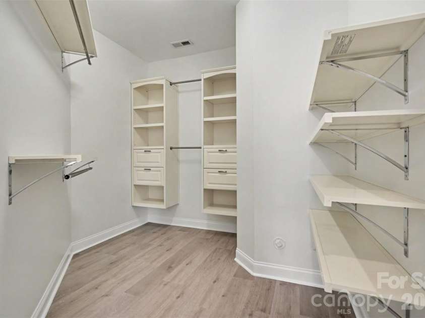 2326 Donnington Lane, Concord, NC 28027.  MLS# CAR4356967, YatesRealty ID 8071. Primry Bedroom Walk-in Closet