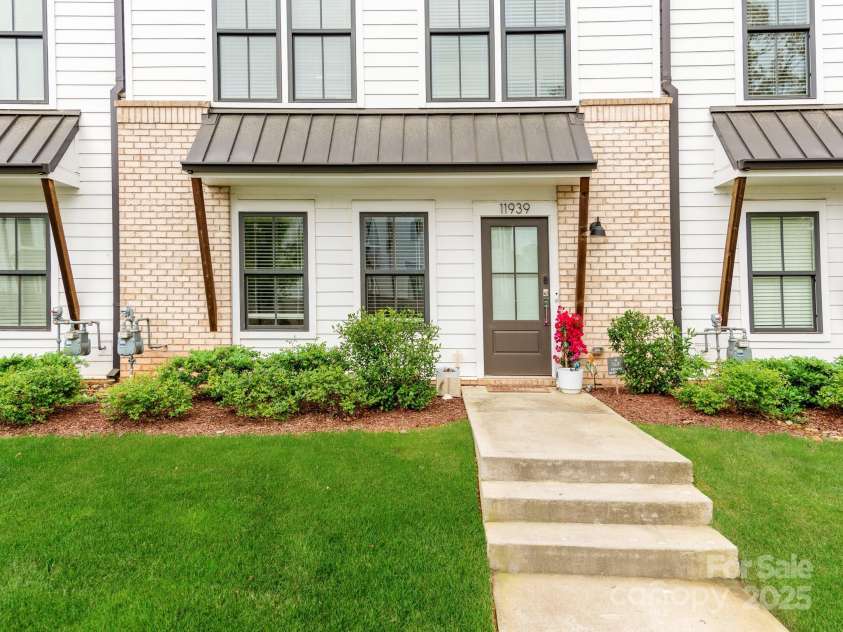 11939 Fiddlers Roof Lane, Charlotte, NC 28277.  MLS# CAR4243435, YatesRealty ID 8072. 