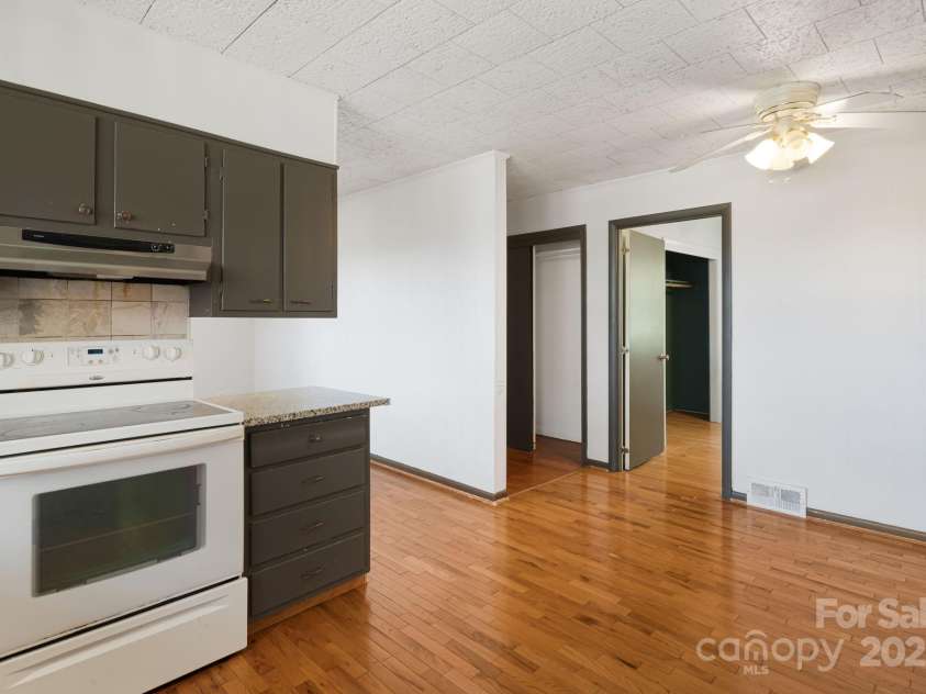 21 Duck Drive, Mars Hill, NC 28754.  MLS# CAR4316807, YatesRealty ID 8073. 