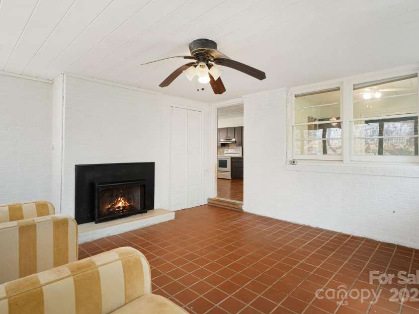 21 Duck Drive, Mars Hill, NC 28754.  MLS# CAR4316807, YatesRealty ID 8073. 