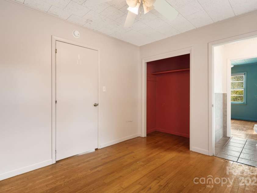 21 Duck Drive, Mars Hill, NC 28754.  MLS# CAR4316807, YatesRealty ID 8073. 
