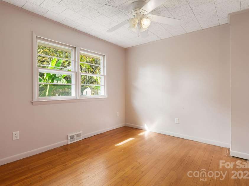 21 Duck Drive, Mars Hill, NC 28754.  MLS# CAR4316807, YatesRealty ID 8073. 