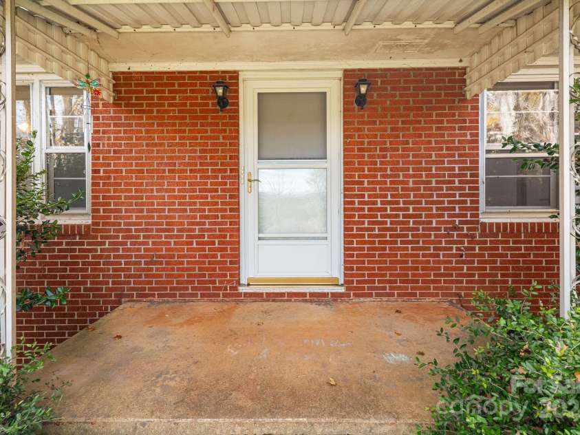 21 Duck Drive, Mars Hill, NC 28754.  MLS# CAR4316807, YatesRealty ID 8073. 