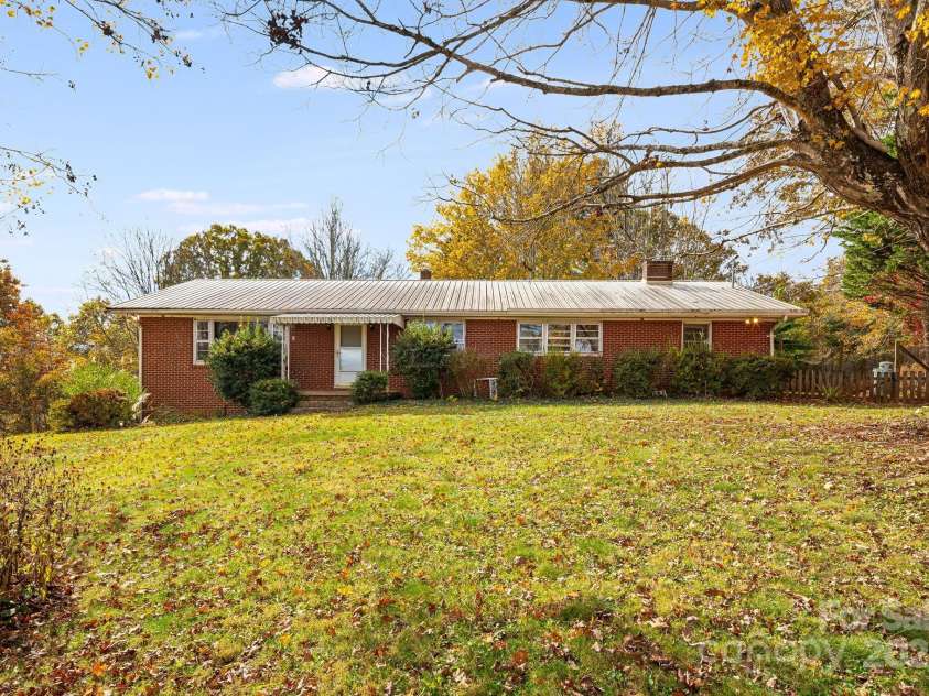 21 Duck Drive, Mars Hill, NC 28754.  MLS# CAR4316807, YatesRealty ID 8073. 