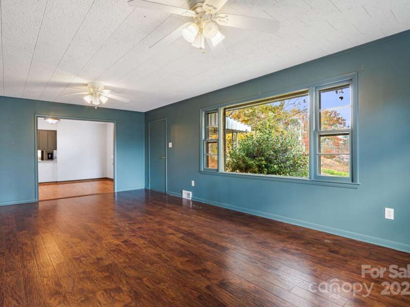 21 Duck Drive, Mars Hill, NC 28754.  MLS# CAR4316807, YatesRealty ID 8073. 