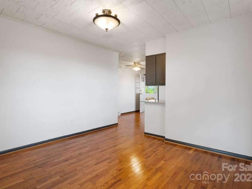 21 Duck Drive, Mars Hill, NC 28754.  MLS# CAR4316807, YatesRealty ID 8073. 
