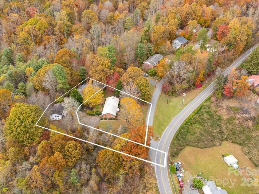 21 Duck Drive, Mars Hill, NC 28754.  MLS# CAR4316807, YatesRealty ID 8073. 
