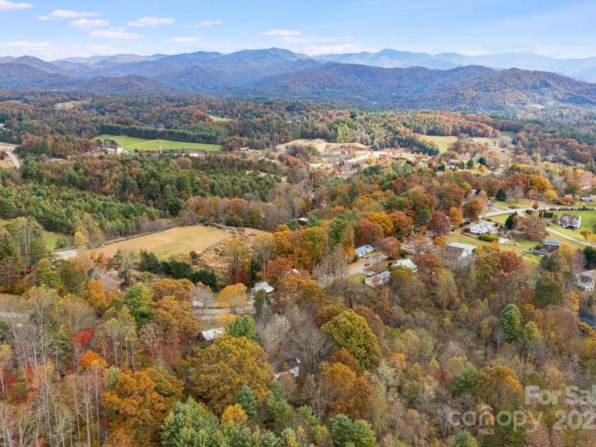 21 Duck Drive, Mars Hill, NC 28754.  MLS# CAR4316807, YatesRealty ID 8073. 