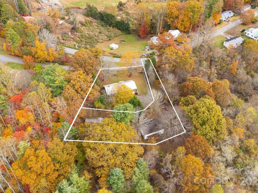 21 Duck Drive, Mars Hill, NC 28754.  MLS# CAR4316807, YatesRealty ID 8073. 