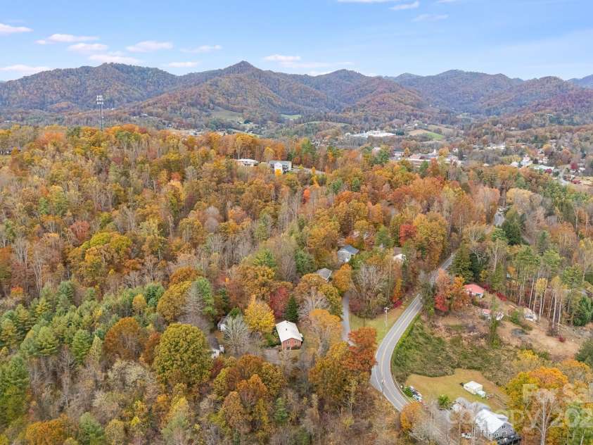 21 Duck Drive, Mars Hill, NC 28754.  MLS# CAR4316807, YatesRealty ID 8073. 
