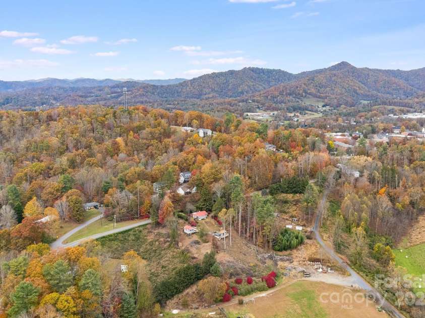 21 Duck Drive, Mars Hill, NC 28754.  MLS# CAR4316807, YatesRealty ID 8073. 