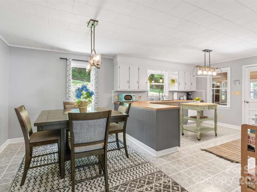 255 Chestnut Hill Road, Burnsville, NC 28714.  MLS# CAR4173831, YatesRealty ID 8073. Open & bright flooplan