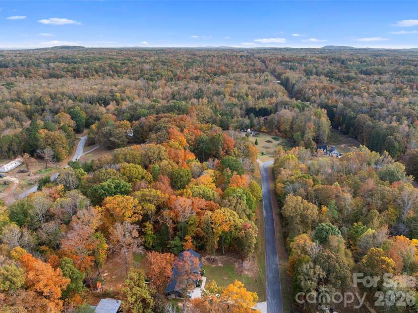 189 Panther Lane, Thomasville, NC 27360.  MLS# CAR4318131, YatesRealty ID 8074. 