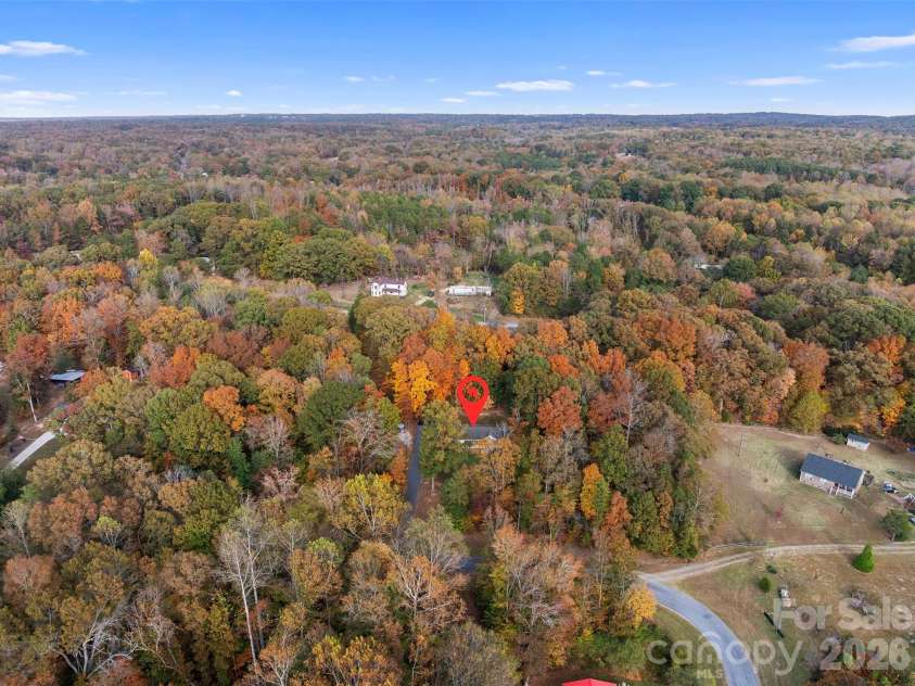 189 Panther Lane, Thomasville, NC 27360.  MLS# CAR4318131, YatesRealty ID 8074. 