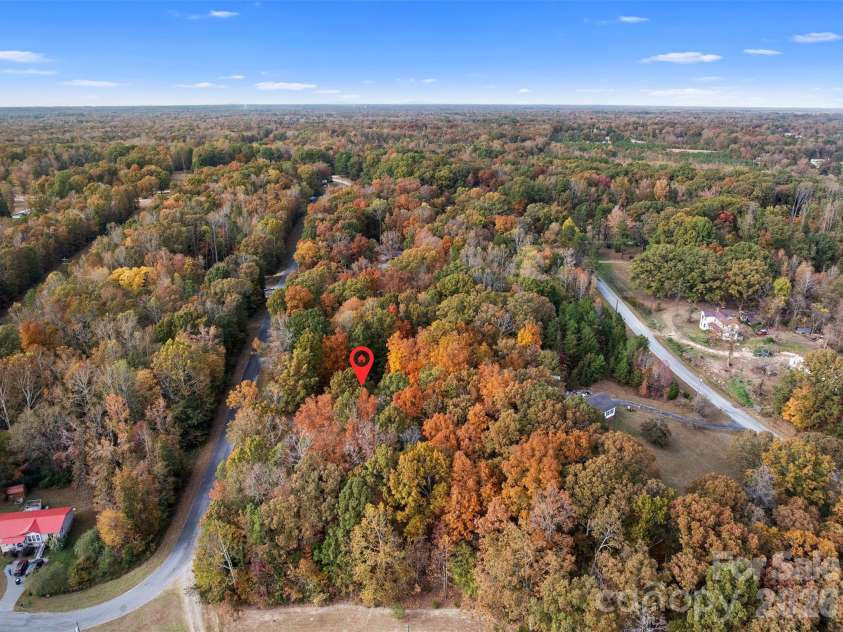 189 Panther Lane, Thomasville, NC 27360.  MLS# CAR4318131, YatesRealty ID 8074. 