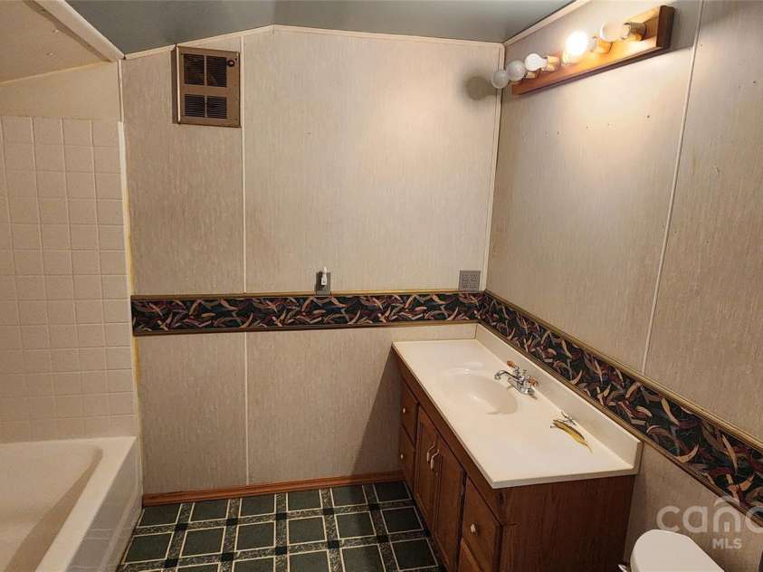 224 Charlotte Street, York, SC 29745.  MLS# CAR4246148, YatesRealty ID 8074. 