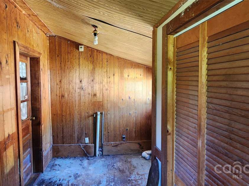 224 Charlotte Street, York, SC 29745.  MLS# CAR4246148, YatesRealty ID 8074. 