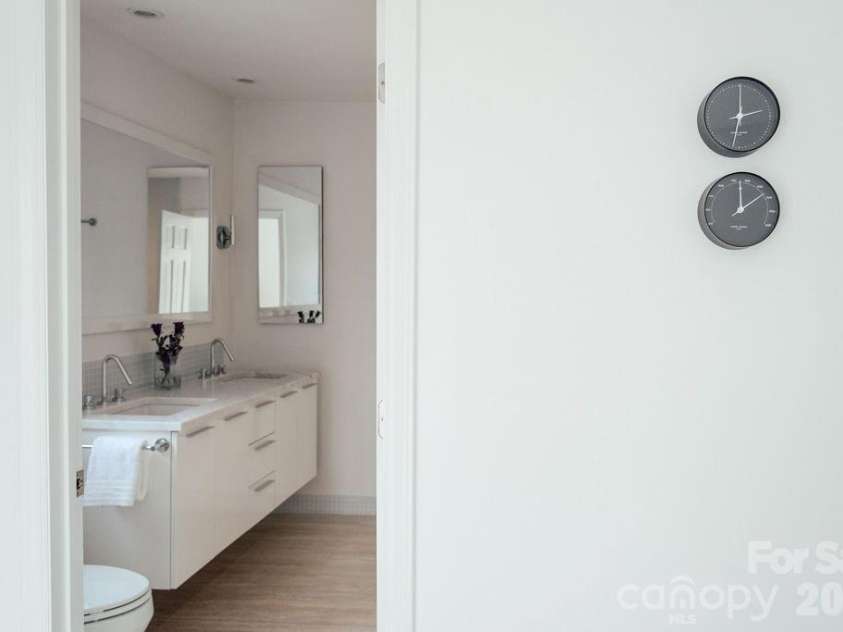 2412 Houston Branch Road, Charlotte, NC 28270.  MLS# CAR4344588, YatesRealty ID 8075. Bathroom Upstairs