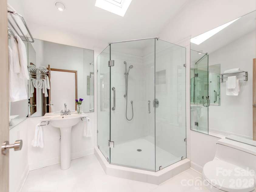 2412 Houston Branch Road, Charlotte, NC 28270.  MLS# CAR4344588, YatesRealty ID 8075. Ensuite (Main level)