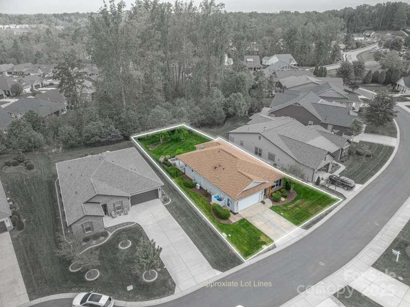 286 Hemlock Bluff Court, Denver, NC 28037.  MLS# CAR4249984, YatesRealty ID 8075. Approx. lot lines