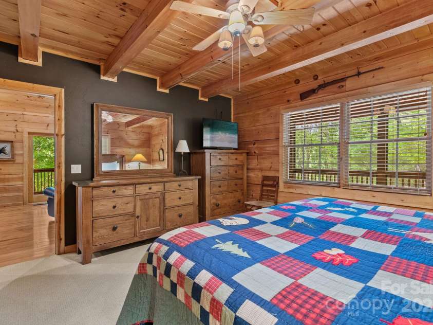 503 Jim Cochran Road, Franklin, NC 28734.  MLS# CAR4237214, YatesRealty ID 8076. 