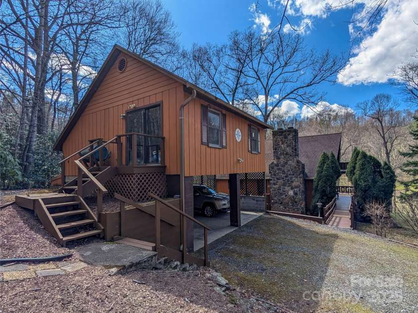 130 Turkey Trot Lane, Burnsville, NC 28714.  MLS# CAR4242871, YatesRealty ID 8077. 