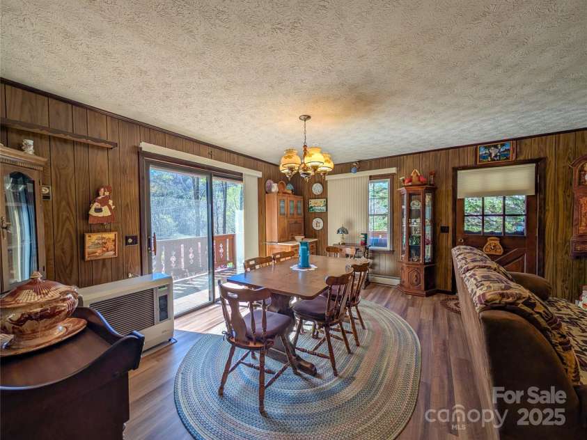 130 Turkey Trot Lane, Burnsville, NC 28714.  MLS# CAR4242871, YatesRealty ID 8077. 