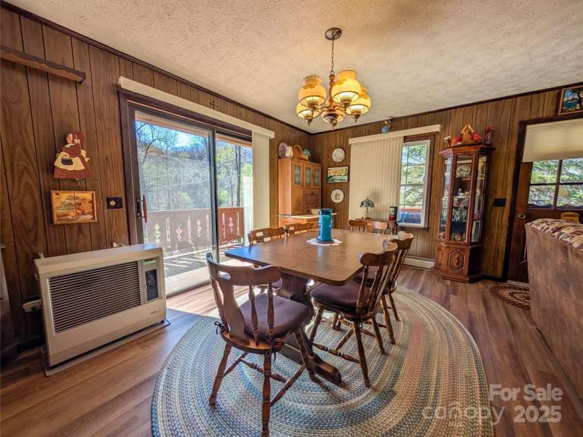 130 Turkey Trot Lane, Burnsville, NC 28714.  MLS# CAR4242871, YatesRealty ID 8077. 