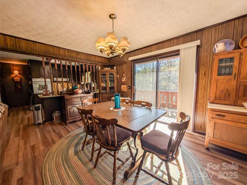 130 Turkey Trot Lane, Burnsville, NC 28714.  MLS# CAR4242871, YatesRealty ID 8077. 