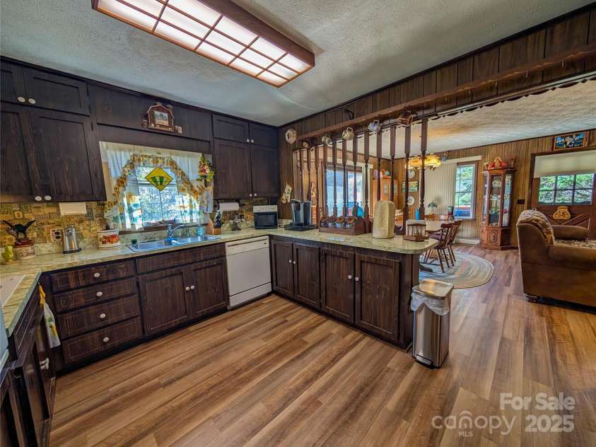 130 Turkey Trot Lane, Burnsville, NC 28714.  MLS# CAR4242871, YatesRealty ID 8077. 