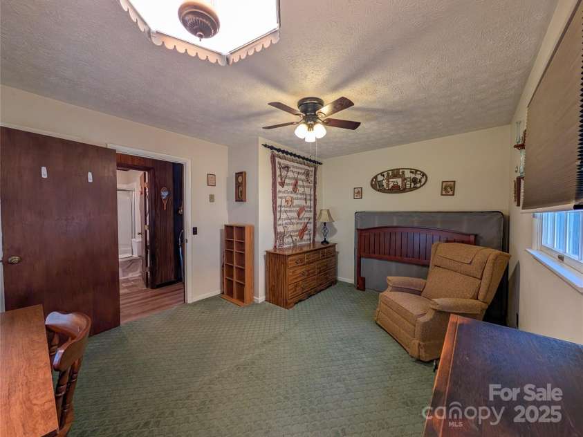 130 Turkey Trot Lane, Burnsville, NC 28714.  MLS# CAR4242871, YatesRealty ID 8077. 