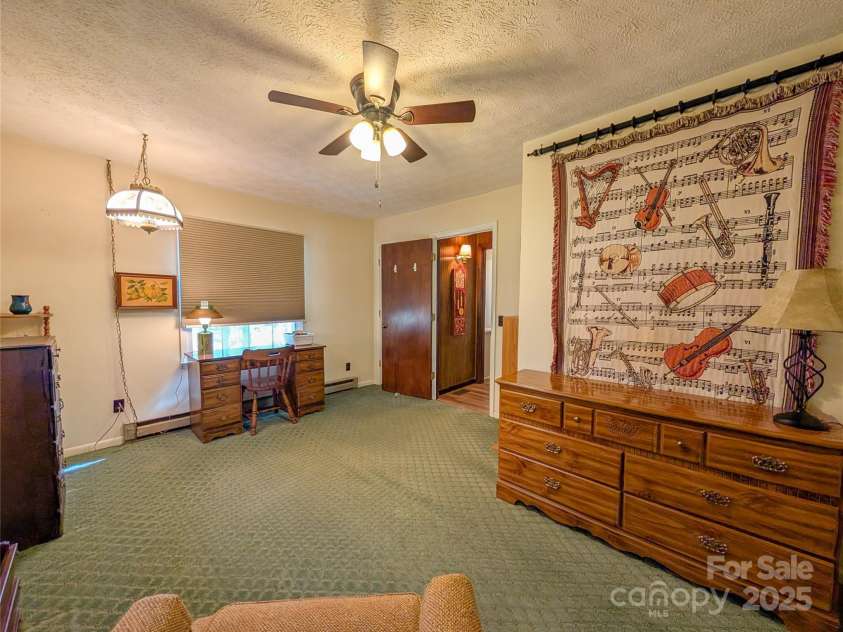 130 Turkey Trot Lane, Burnsville, NC 28714.  MLS# CAR4242871, YatesRealty ID 8077. 