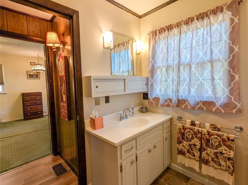 130 Turkey Trot Lane, Burnsville, NC 28714.  MLS# CAR4242871, YatesRealty ID 8077. 