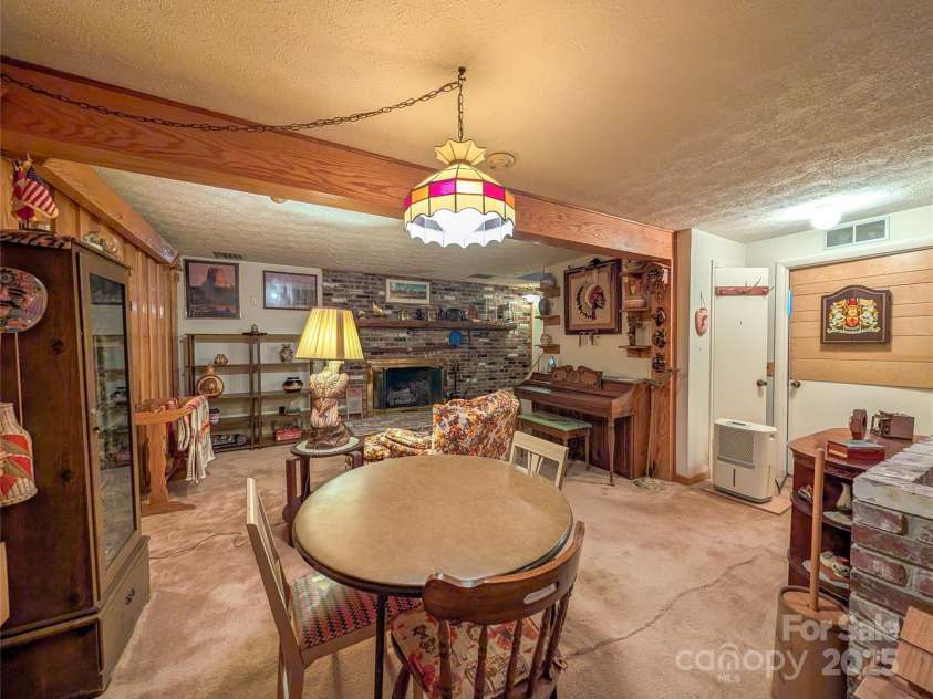 130 Turkey Trot Lane, Burnsville, NC 28714.  MLS# CAR4242871, YatesRealty ID 8077. 