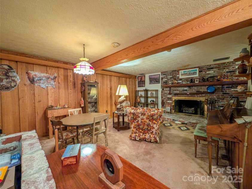 130 Turkey Trot Lane, Burnsville, NC 28714.  MLS# CAR4242871, YatesRealty ID 8077. 