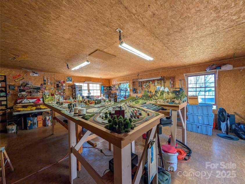 130 Turkey Trot Lane, Burnsville, NC 28714.  MLS# CAR4242871, YatesRealty ID 8077. 